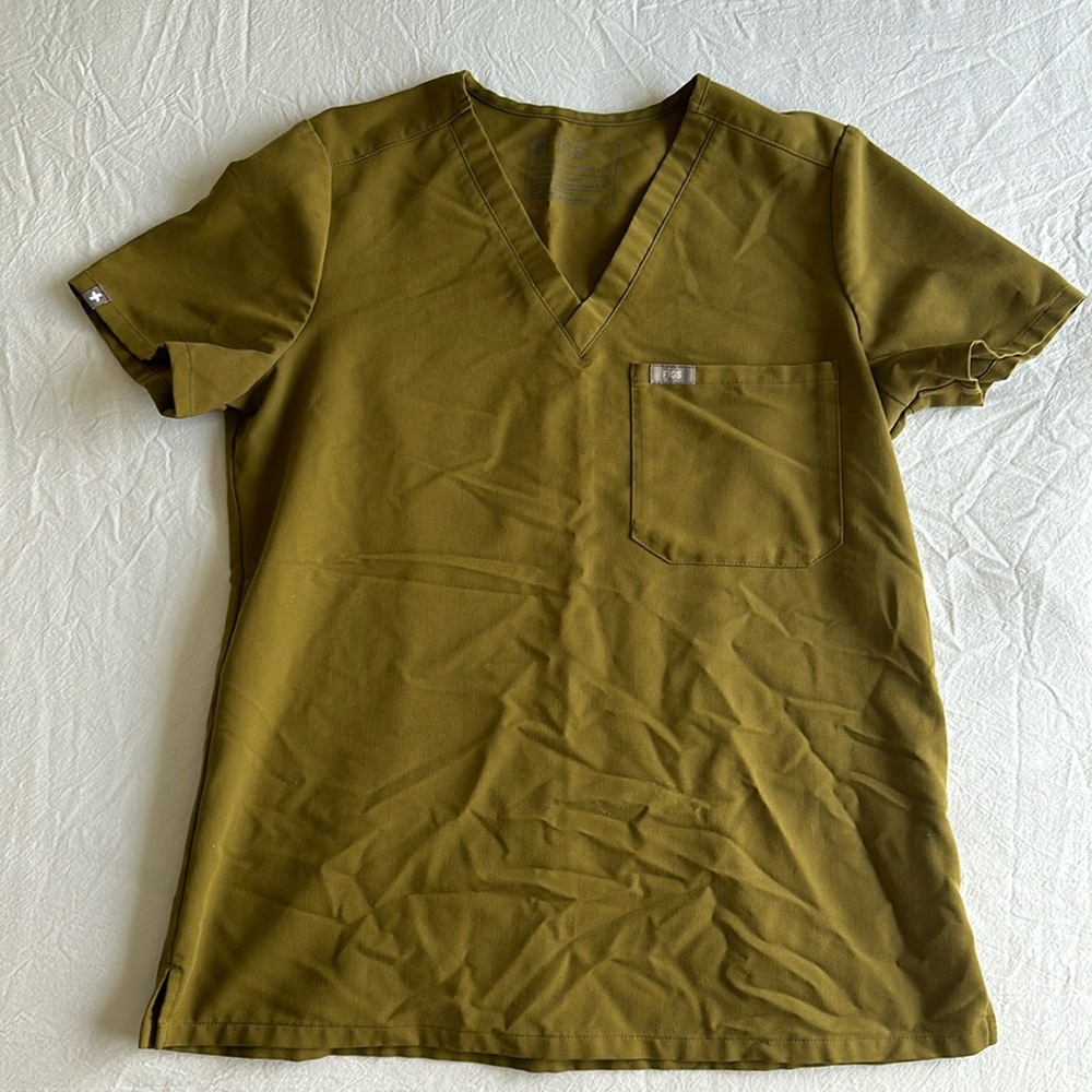 Figs Women’s Scrub Top with Pocket Olive Green